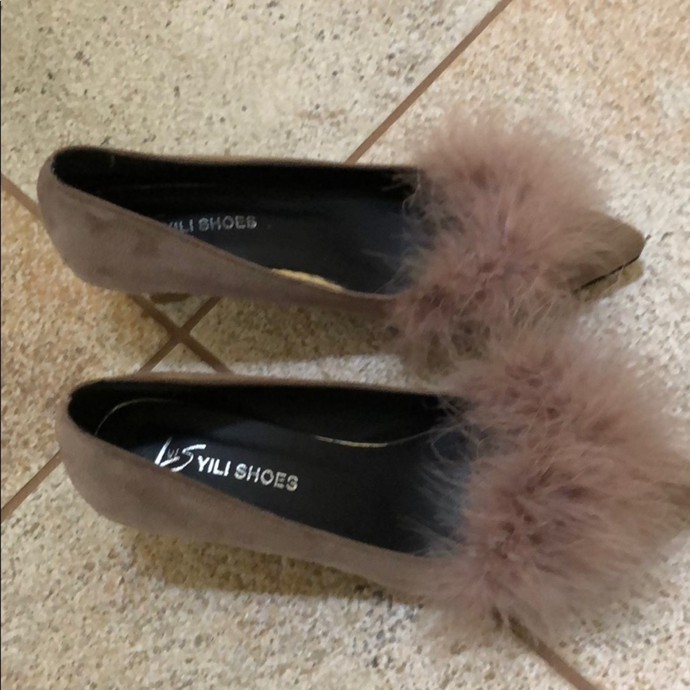 Taupe Marabou feather square heeled shoe. Vintage.